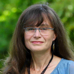 Hana Španielová.png