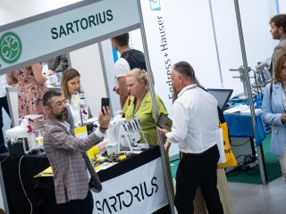 260702B_145.jpg